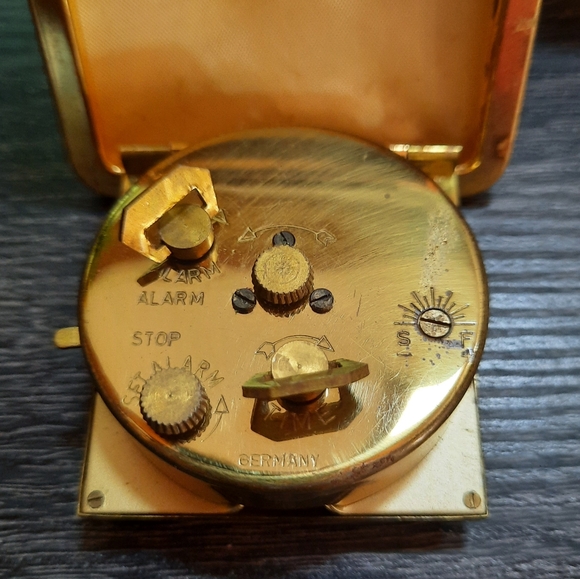 Vintage Seth Thomas Travel Alarm Clock Manual Wind Gold Hard Case Germany - Picture 8 of 16